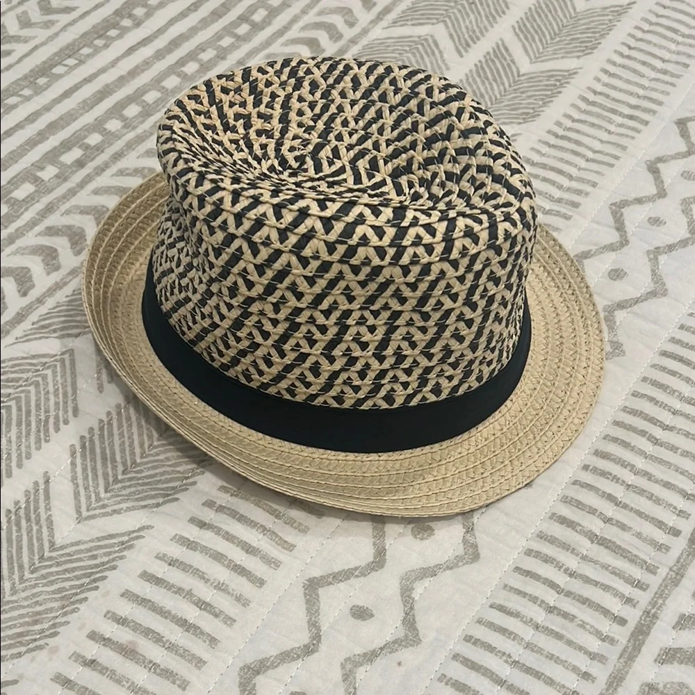 Baby‎ GAP Black and Tan Patterned Woven Hat